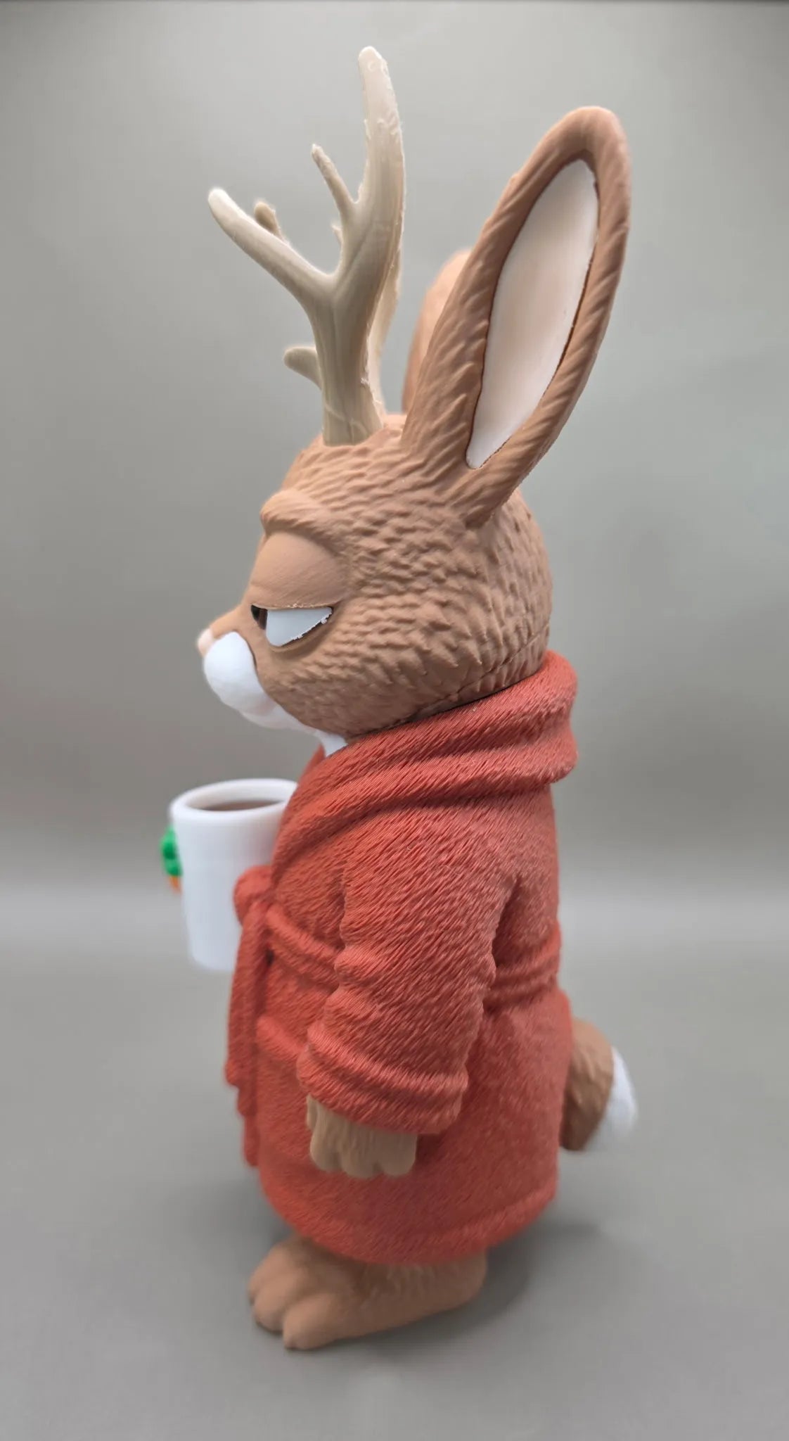 Jackalope Exótico: Chifres, Sono e Roupão