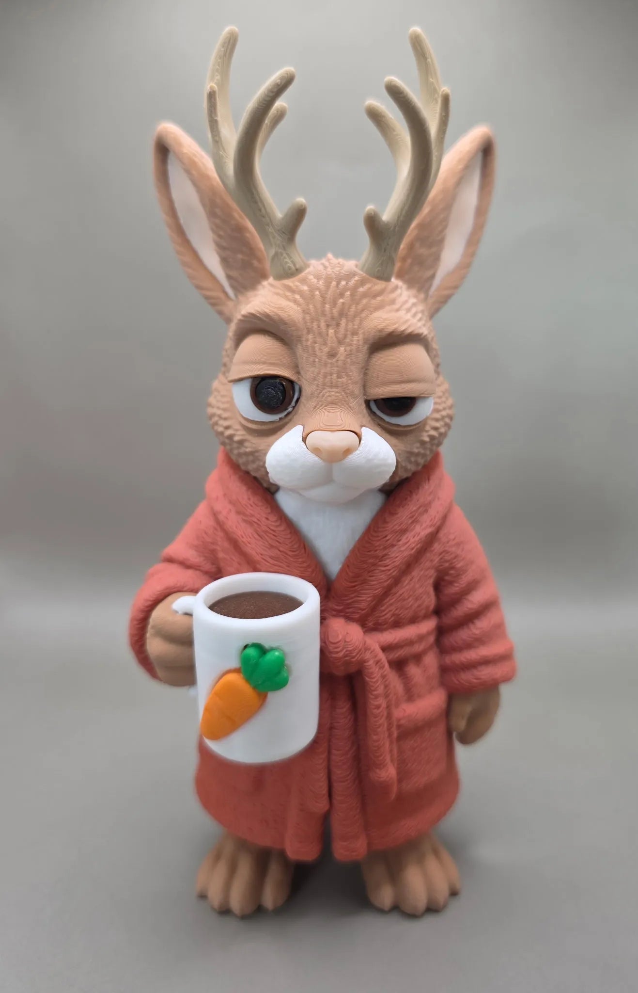 Jackalope Exótico: Chifres, Sono e Roupão
