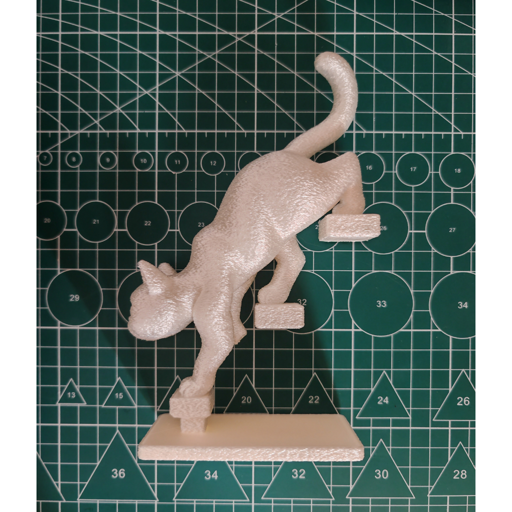 Gato Decorativo en la Escalera | Ornamento Original